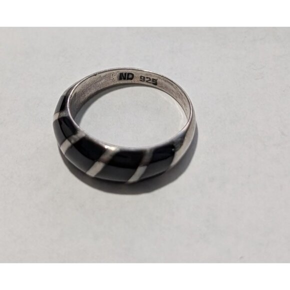 Sterling Silver Onyx Inlay Ring Size 8 Domed shrimp band Black ink onyx - Picture 14 of 14